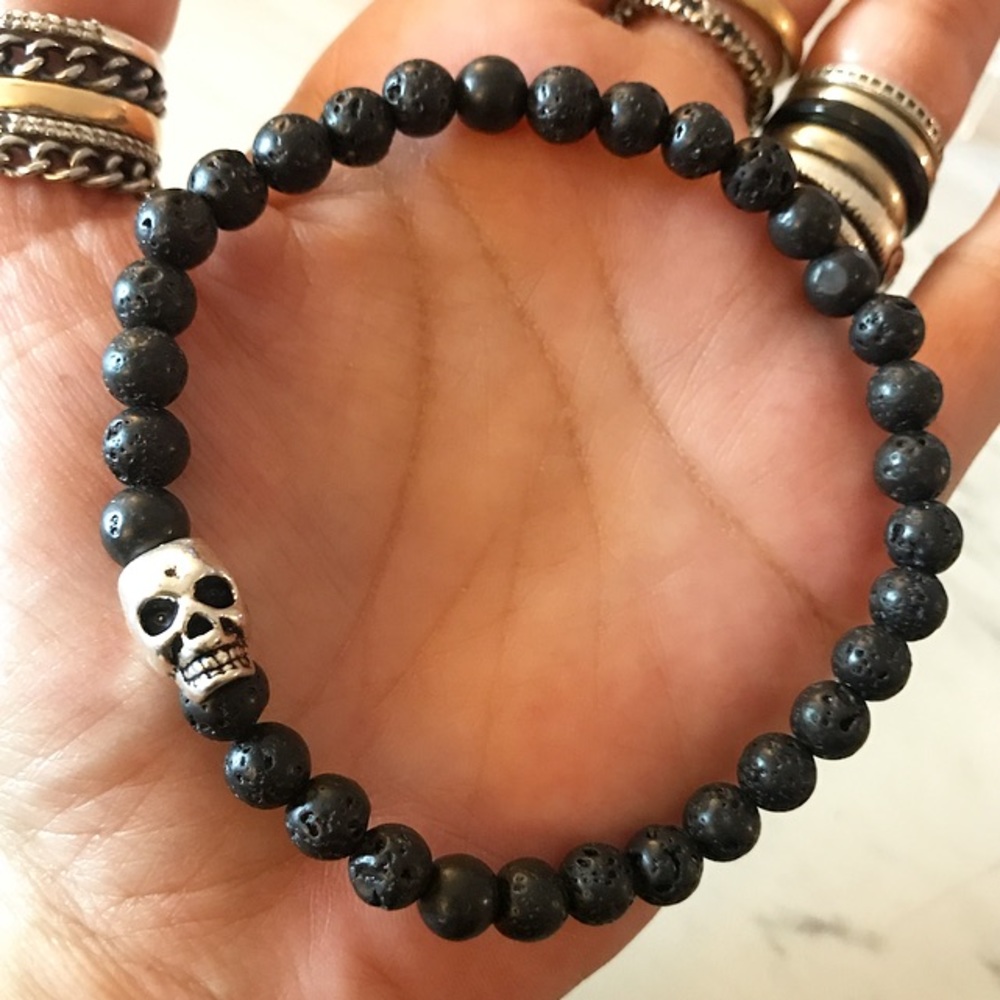 🔴SALE ! Men or women Lava rock skull bracelet - Picture 3 of 7